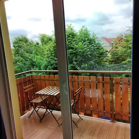 Pokoje Goscinne Pod Kasztanami Leba Exterior foto